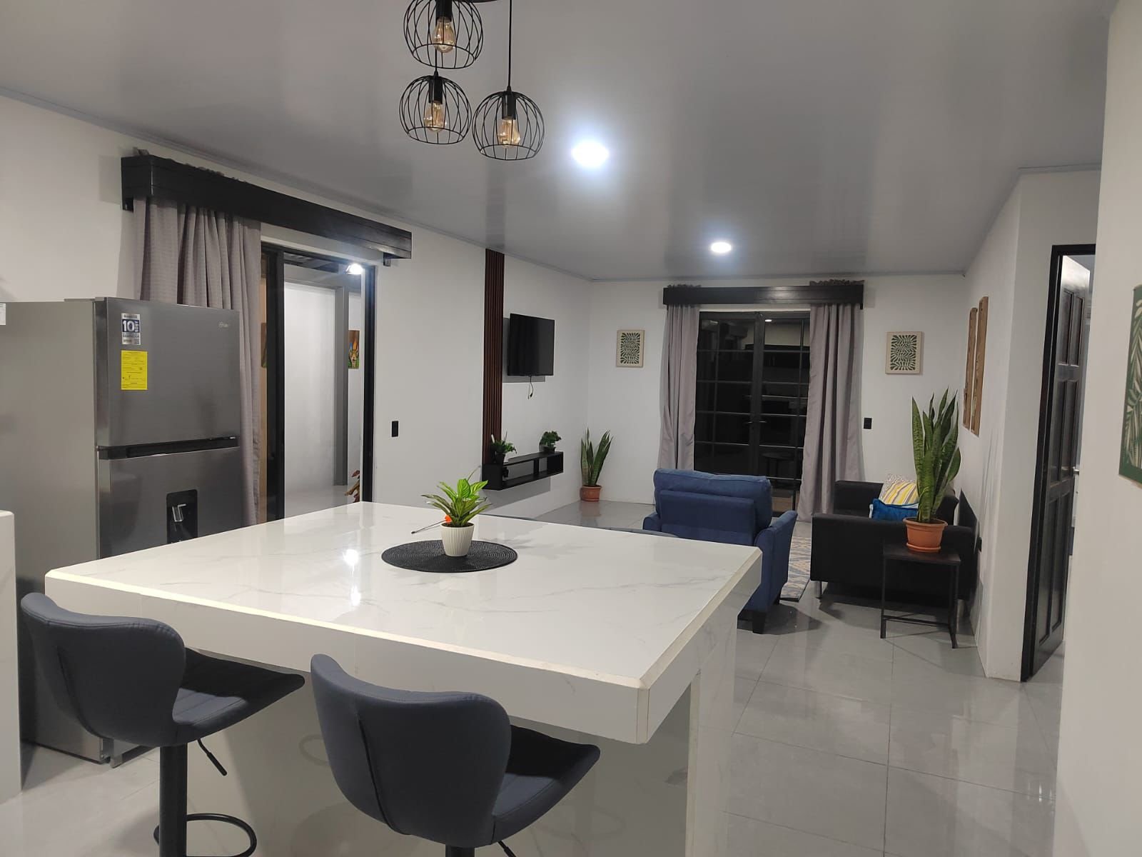 7e2821e7-8800-4f33-85ba-ea5c375e6c73